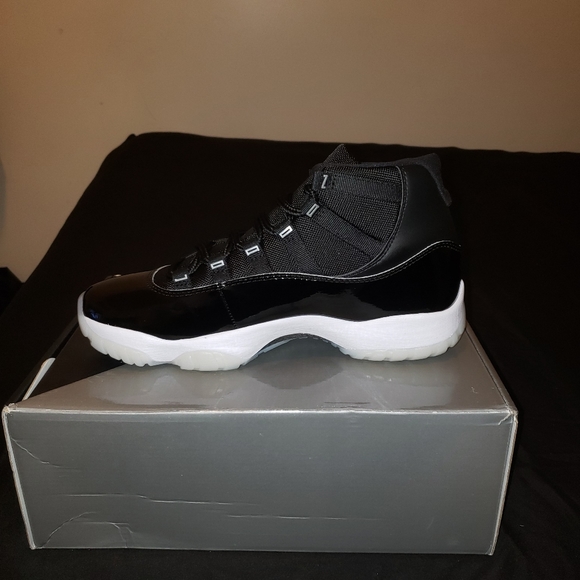 Air Jordan Retro 11 Jubilee main image 5
